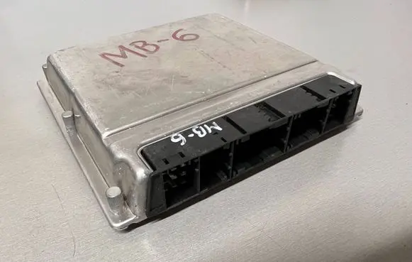 Mercedes-Benz C W203 Engine control unit/module A6111537779 28RTT357 0281011001