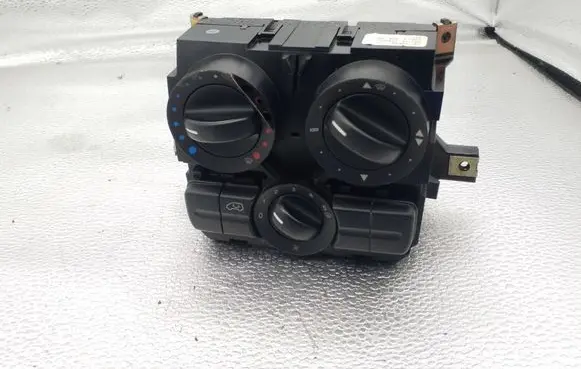 Mercedes-Benz Vito Viano W639 Climate control unit A6398301185KZ