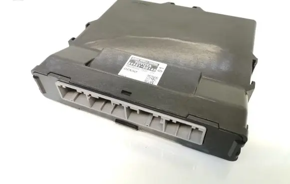 Toyota Yaris Engine control unit/module 899810D140 MB2850003332