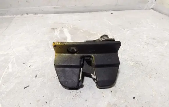 Loading door lock