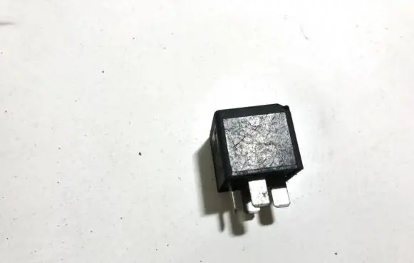 Ford Mondeo Mk III Other relay 2s7t14b192aa v23136b1x66