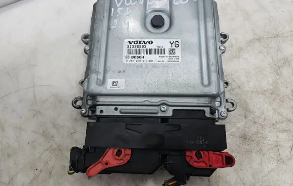Volvo S60 Engine control unit/module 31336983 0281018414