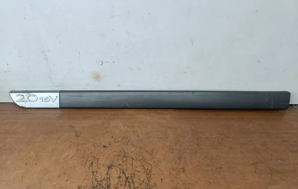Renault Scenic II - Grand scenic II Front door trim (molding) 8200136733