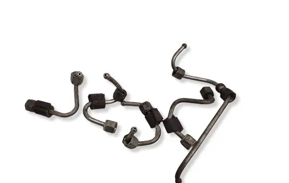 Volkswagen Golf VII Fuel injector supply line/pipe 