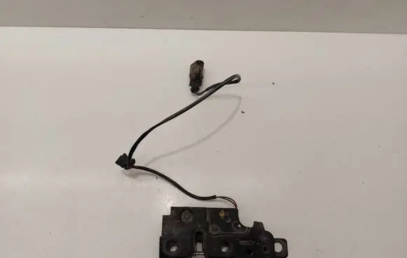 Audi A3 S3 8P Engine bonnet/hood lock/catch 8P0823509D