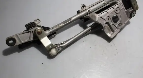 Mazda 3 II Front wiper linkage and motor