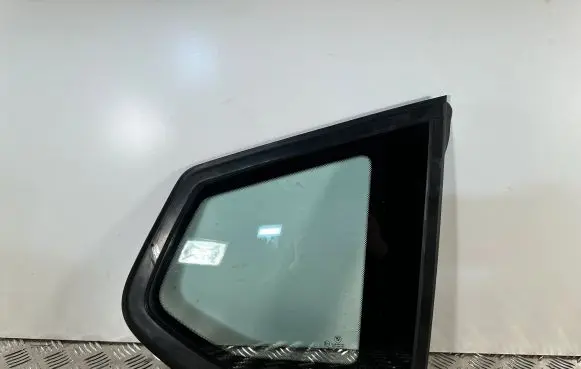 BMW X3 F25 Rear side window 720562407