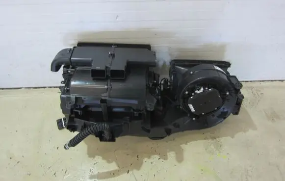 Chrysler Pacifica Interior heater climate box assembly 