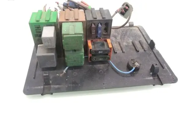 Mercedes-Benz Sprinter W901 W902 W903 W904 Fuse module