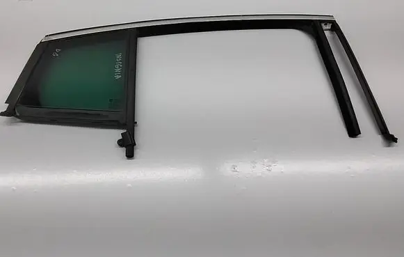 Opel Insignia B Rear vent window glass 422178561