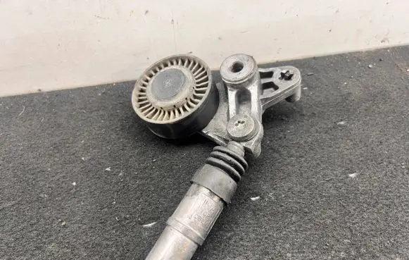 Audi A4 S4 B7 8E 8H Alternator belt tensioner 059145201E