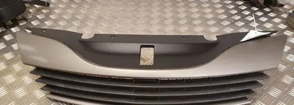 Renault Laguna II Front bumper upper radiator grill 8200012581