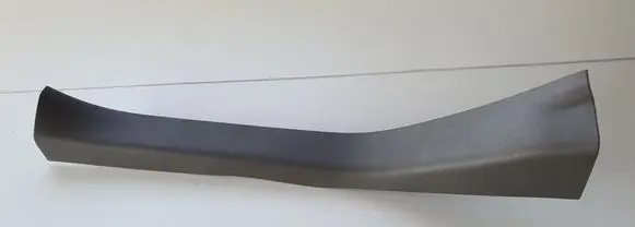 Nissan Leaf I (ZE0) Rear sill trim cover