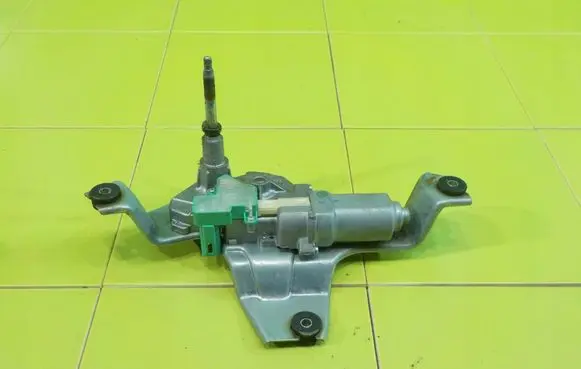 Mitsubishi Outlander Rear window wiper motor 