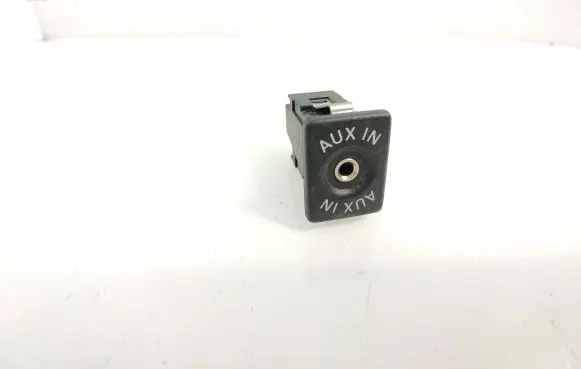 Volkswagen Transporter - Caravelle T5 AUX in-socket connector G50243