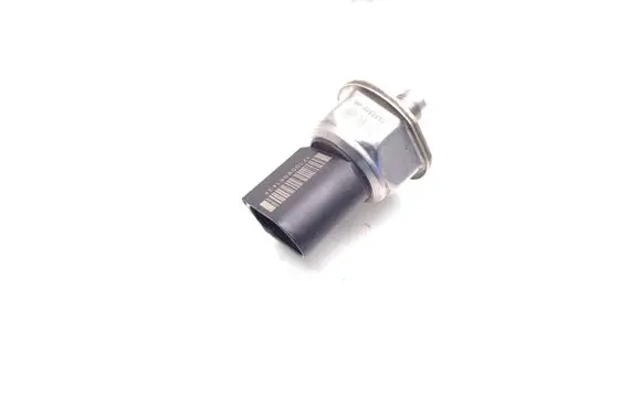 BMW 1 E81 E87 Fuel pressure sensor 7537319 753731905