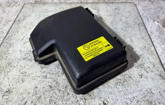 Volvo S60 Fuse box cover 8645259