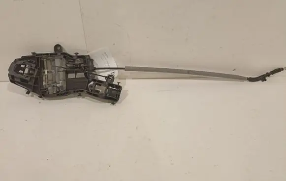 Rear door exterior handle/bracket