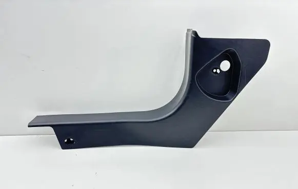 Foot area side trim