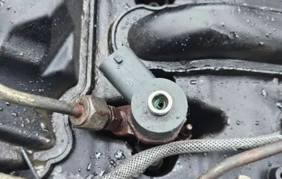 Renault Master II Fuel injector 0445110102