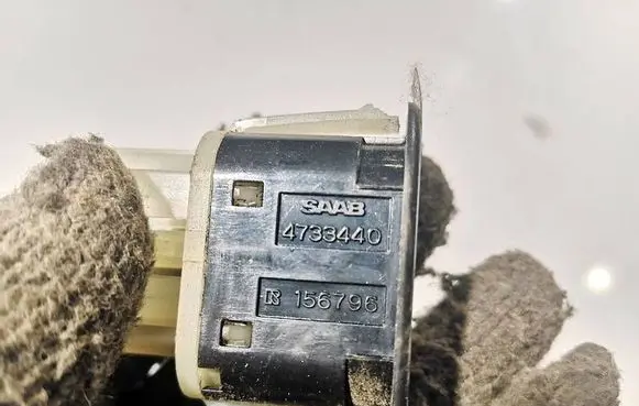 Saab 9-5 Tailgate opening switch 4733440 156796