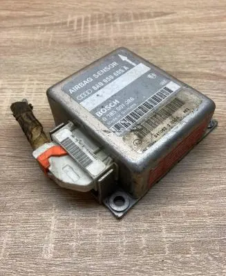 Audi A4 S4 B5 8D Airbag control unit/module 8A0959655A 0285001086