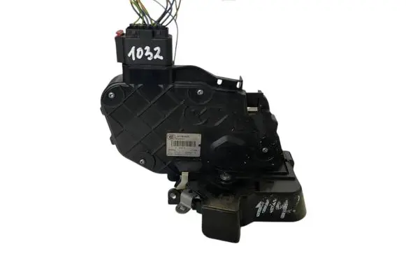 Volvo S80 Front door lock 30784482