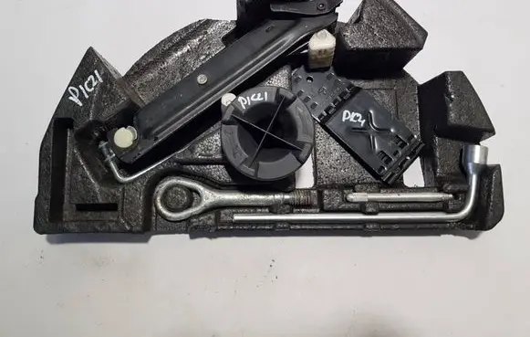 Mercedes-Benz CLC CL203 Tool set A2038990161DDWE A2038990161