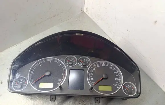 Volkswagen Sharan Speedometer (instrument cluster) 7m3920840n