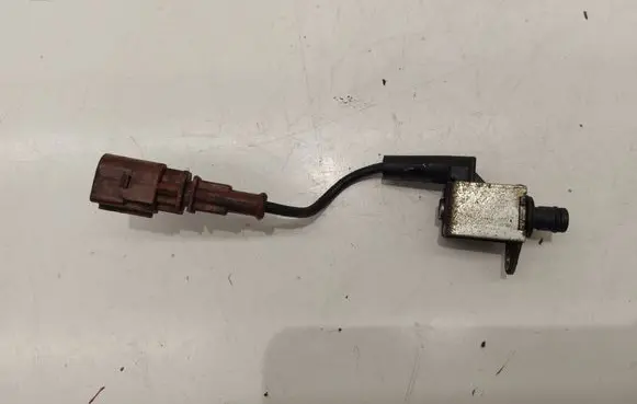 Skoda Octavia Mk3 (5E) Turbo solenoid valve 04L907284