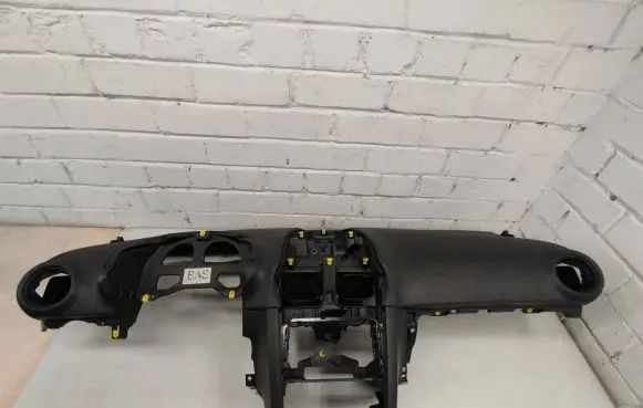 Opel Corsa D Dashboard 13184102