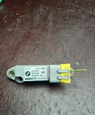 BMW 3 E46 Airbag deployment crash/impact sensor 6911038 0285002064 220102