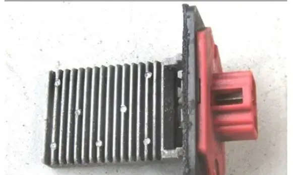 Hyundai Lantra II Heater blower motor/fan resistor