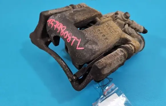 Volkswagen PASSAT B7 Rear brake caliper IMPRK1579808