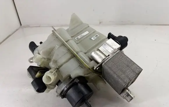 Tesla Model 3 Coolant expansion tank/reservoir 108824800D 151506300A 107761600E