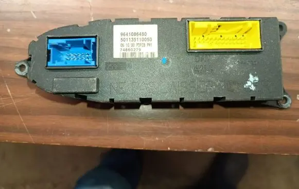 Peugeot 607 Door control unit/module 9641086480