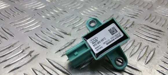 Audi A4 S4 B8 8K Airbag deployment crash/impact sensor 8K0955557C