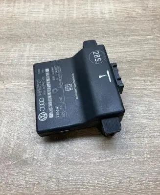 Volkswagen Touran I Gateway control module 1K0907530F 1K0907951