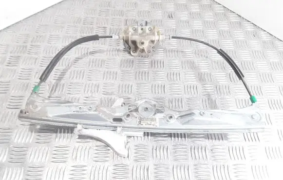 Rear door manual window regulator