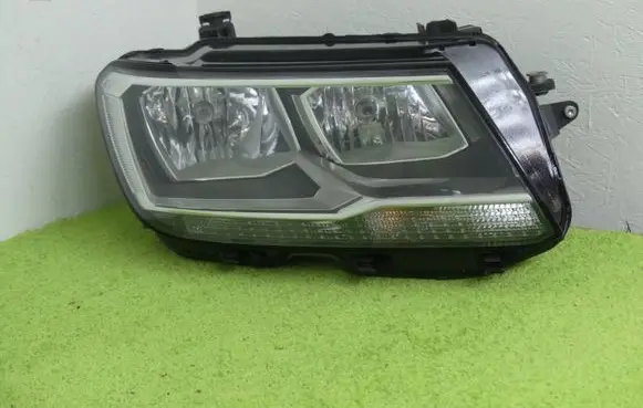 Volkswagen Tiguan Headlight/headlamp 5NB941006B