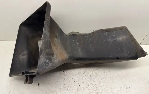 Audi A4 S4 B7 8E 8H Intercooler air channel guide 8E0117335N 50382