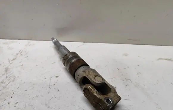 Volvo V70 Steering column universal joint