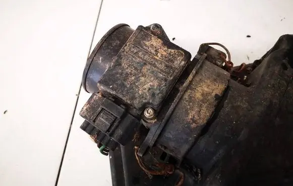 Ford Mondeo MK II Mass air flow meter 97BP12B579AA