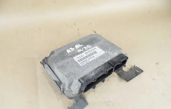 Audi A3 S3 8L Engine control unit/module 06A906019AG 5WP439301