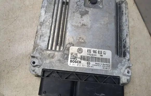 Volkswagen Golf V Engine control unit/module 03G906016GJ 0281012221 1039S07510