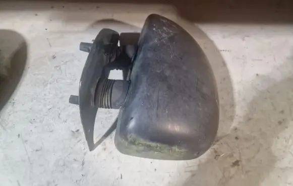 Manual wing mirror