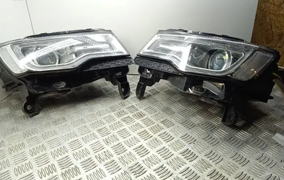 Jeep Grand Cherokee Headlights/headlamps set 68144705AG