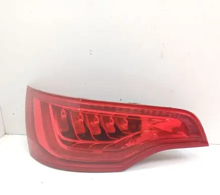 Audi Q7 4L Tailgate rear/tail lights 4L0945093F