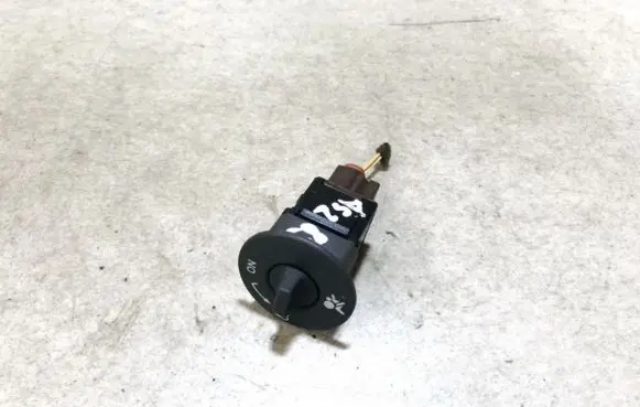 Passenger airbag on/off switch