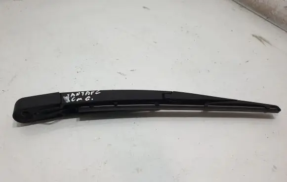 Hyundai Santa Fe Rear wiper blade arm